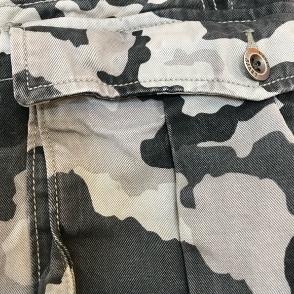 Levis Cargo Shorts Mens 42 Camo Inseam 10.5 Good Condition PC9 12463-0029 - Picture 13 of 15